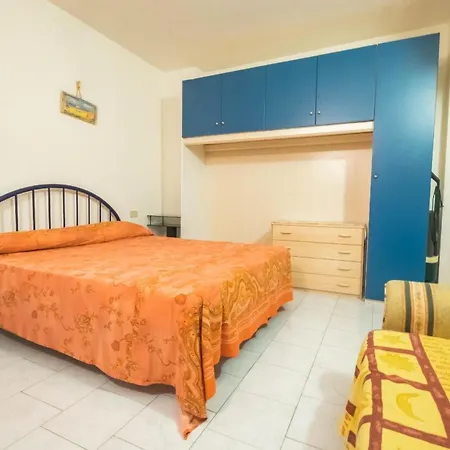 Zwei-zimmer Wohnung, Wenige Meter Vom Strand Und Zentrum Entfernt Lido delle Nazioni
