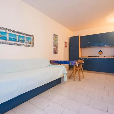Zwei-zimmer Wohnung, Wenige Meter Vom Strand Und Zentrum Entfernt * Lido delle Nazioni