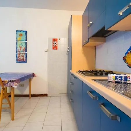 Zwei-zimmer Wohnung, Wenige Meter Vom Strand Und Zentrum Entfernt Lido delle Nazioni