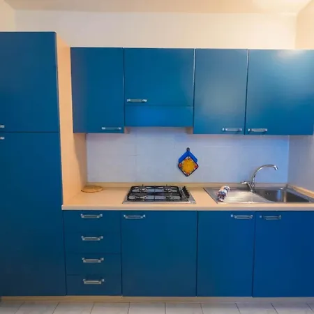 Zwei-zimmer Wohnung, Wenige Meter Vom Strand Und Zentrum Entfernt Lido delle Nazioni